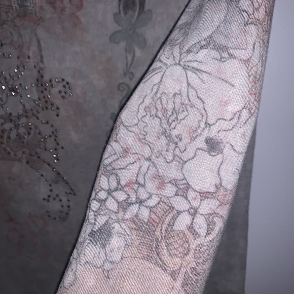 Long sleeve rhinestone butterfly top - Picture 3 of 4